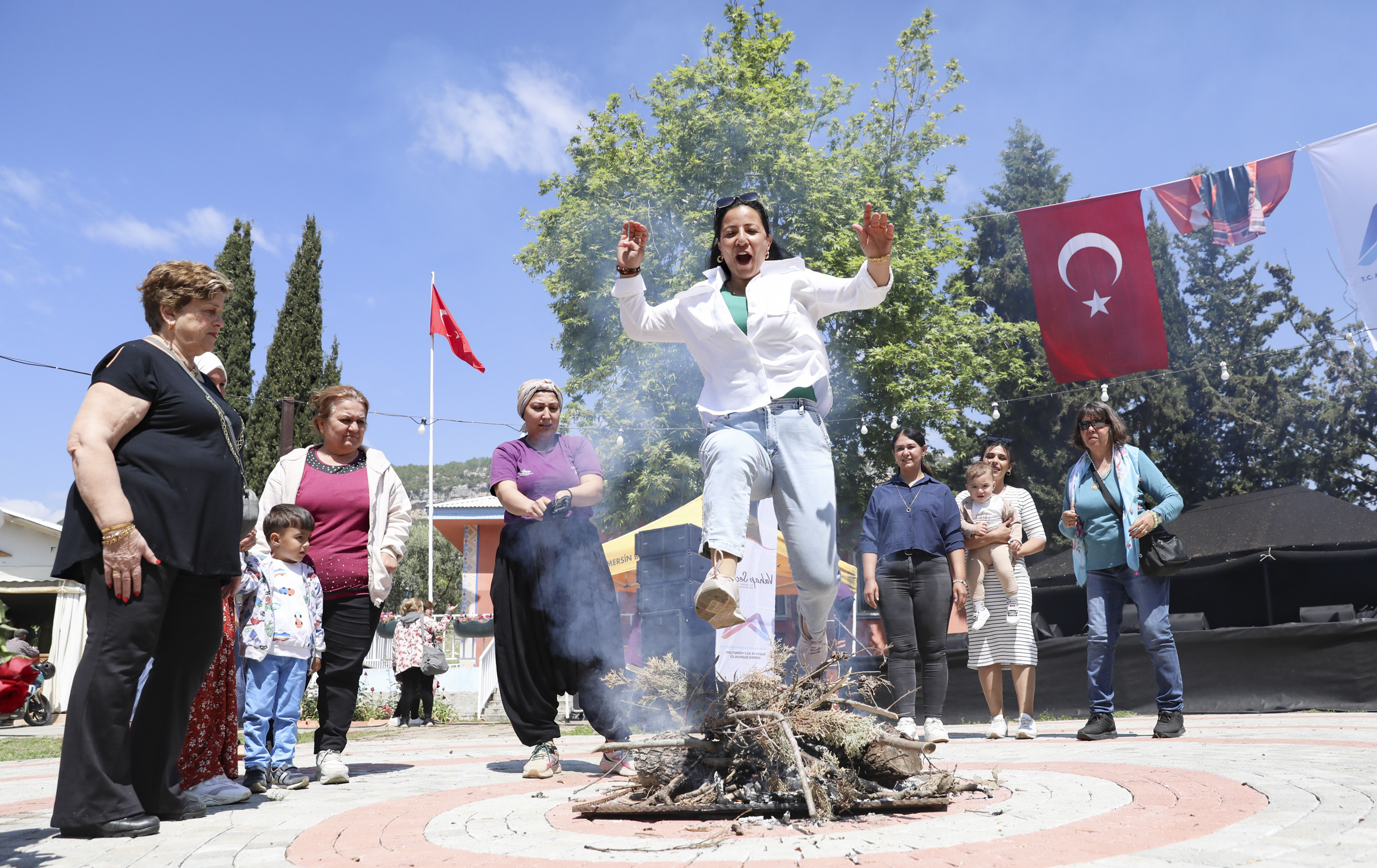 BÜYÜKŞEHİR’DEN DARISEKİSİ ÖRNEK YÖRÜK KÖYÜ’NDE HIDIRELLEZ ŞENLİĞİ