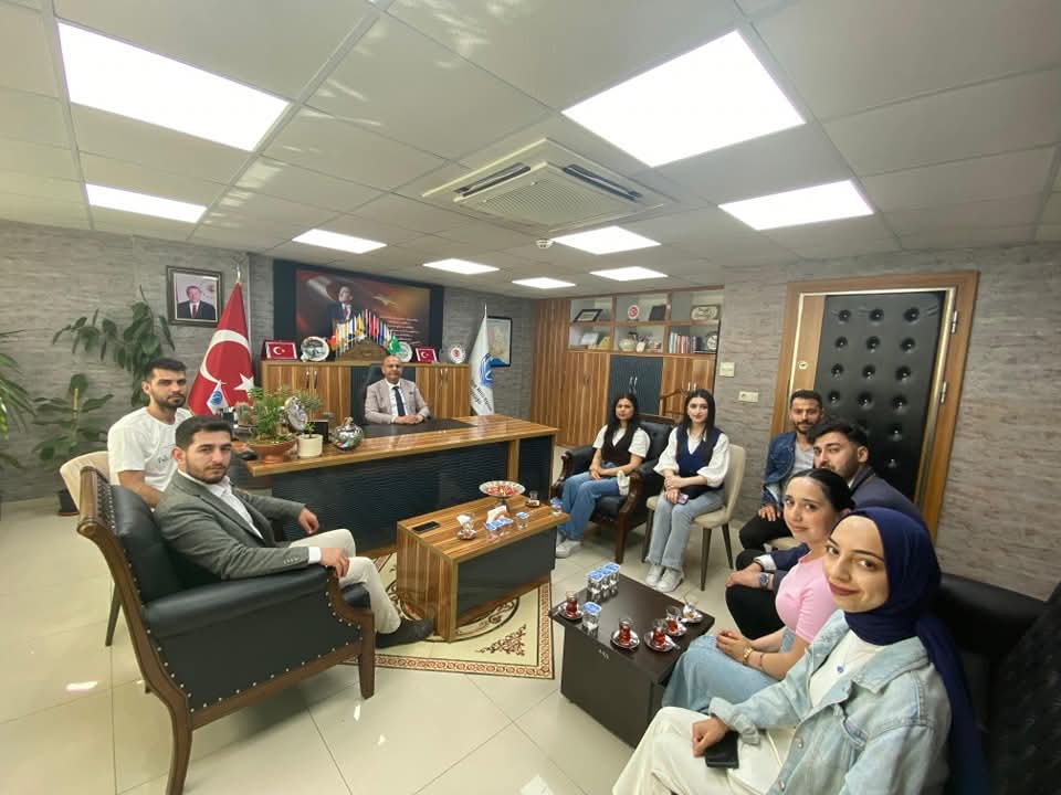 TARSUS AK PARTİ GENÇLİK KOLLARI'NDAN' İLÇE MİLLİ EĞİTİM MÜDÜRÜ ANTEPLİOĞLU'NA ZİYARET