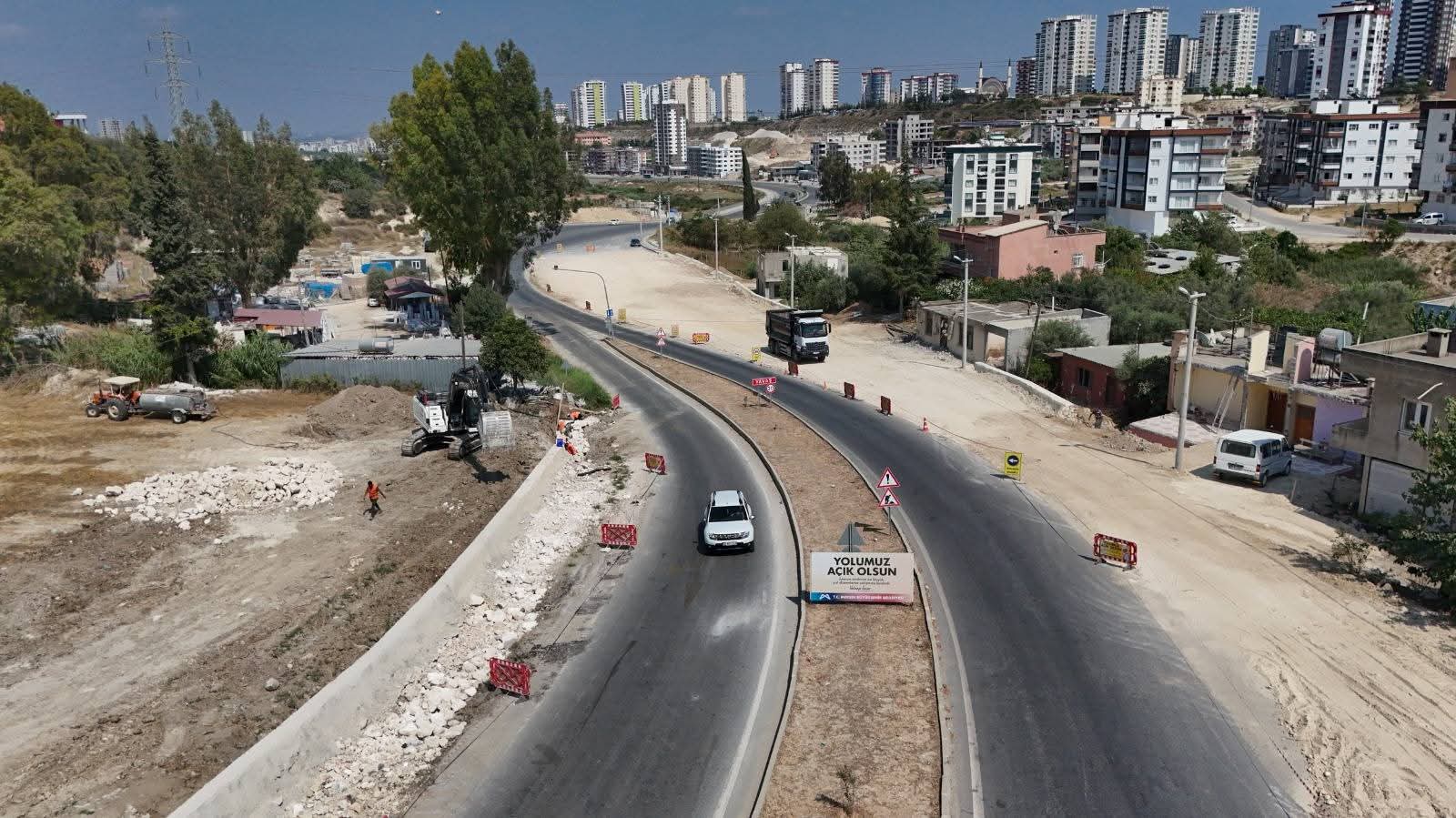 TARSUS’TA ÇAMLIYAYLA YOLU ÜZERİ GAZİPAŞA BULVARI KAVŞAĞINA BÜYÜKŞEHİR BELEDİYESİ’NDEN YENİ DÜZENLEME