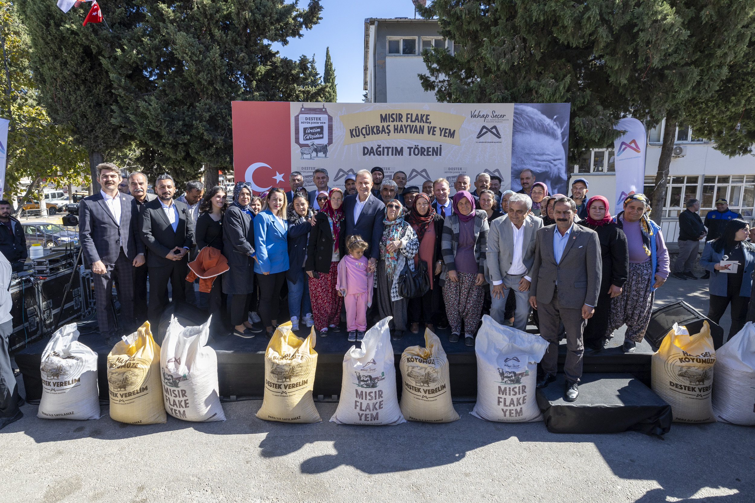 GÜLNAR, BÜYÜKŞEHİR İLE ÜRETMEYE DEVAM EDİYOR