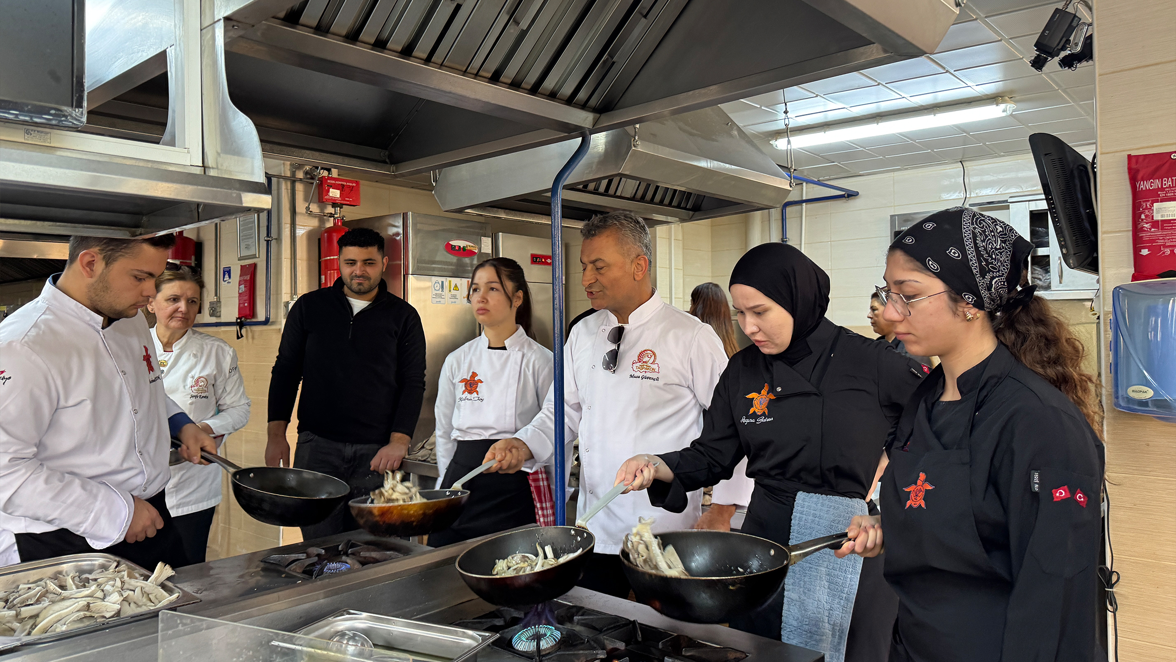 TARSUS BELEDİYESİ İSTİRİDYE MANTARLARINI GENÇ ŞEF ADAYLARIYLA BULUŞTURDU