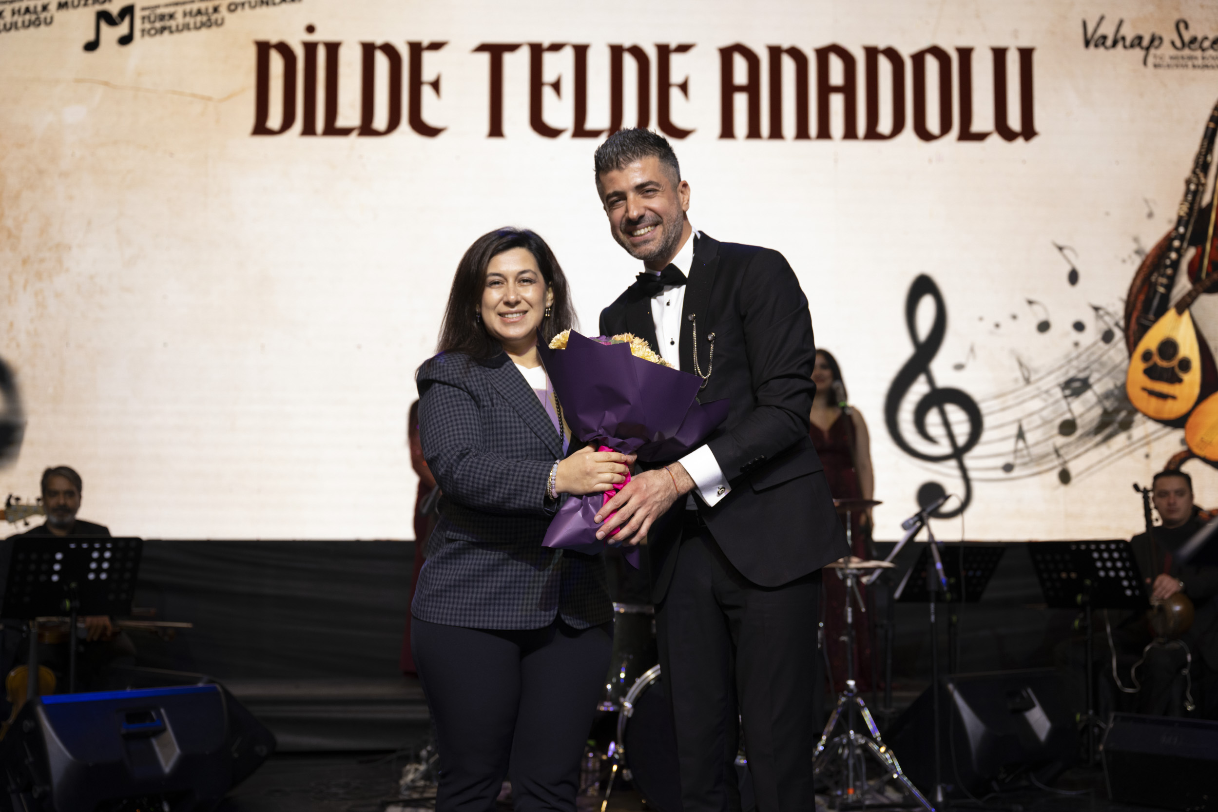 ANADOLU MOZAİĞİ BÜYÜKŞEHİR’İN ‘DİLDE TELDE ANADOLU’ KONSERİ’NE YANSIDI