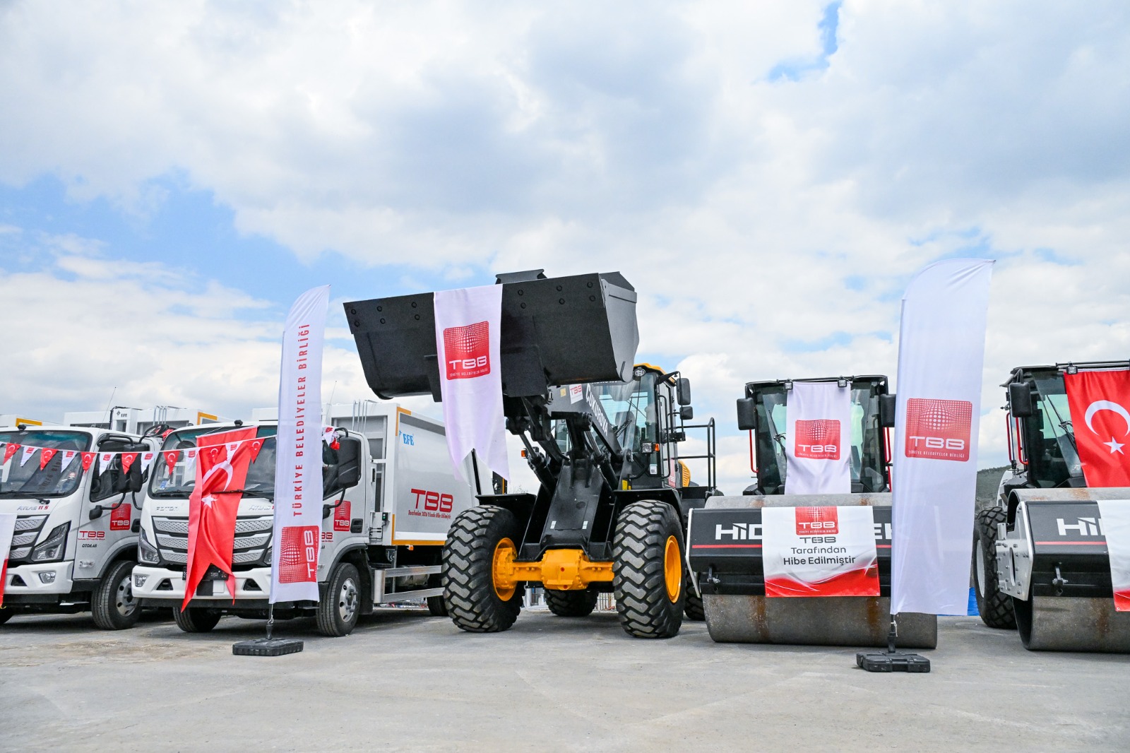 VAHAP SEÇER BELEDİYE BAŞKANLIĞI PARTİLER ÜSTÜ BİR GÖREVDİR”