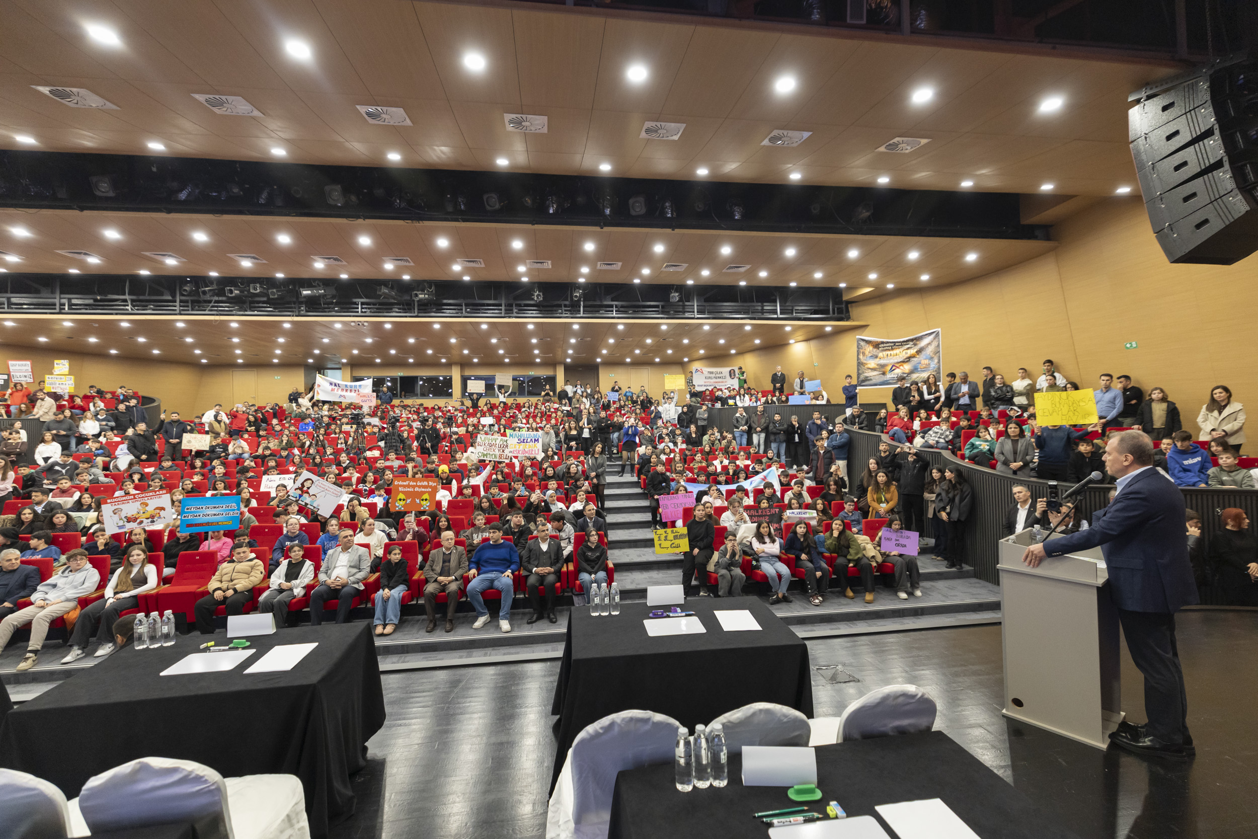 BAŞKAN SEÇER, ‘5. LGS BİLGİ YARIŞMASI’NDA ÖĞRENCİLERLE BULUŞTU