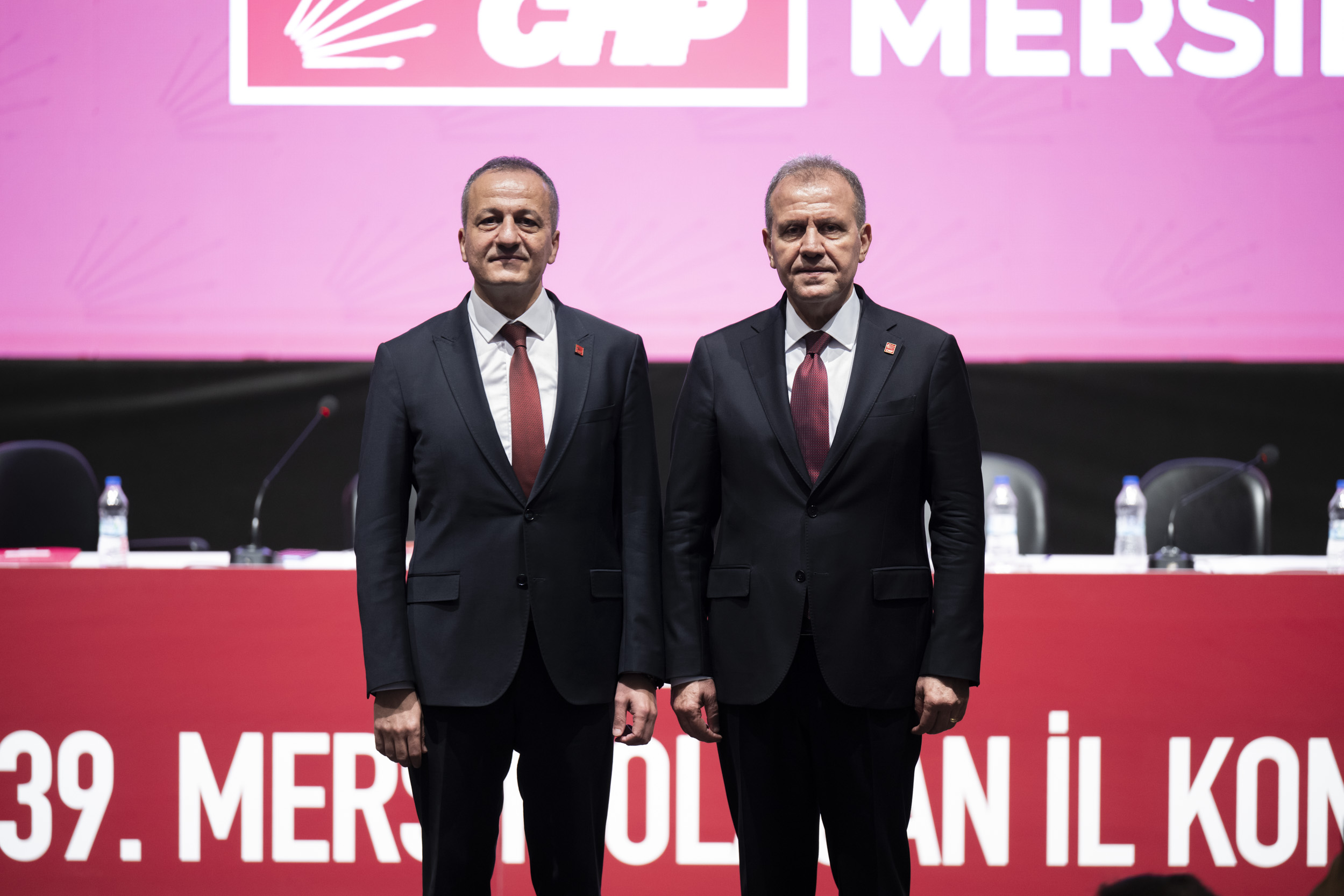 CHP MERSİN İL KONGRESİ YAPILDI DELEGELER KORAL ÖMÜR İLE YOLA DEVAM DEDİ
