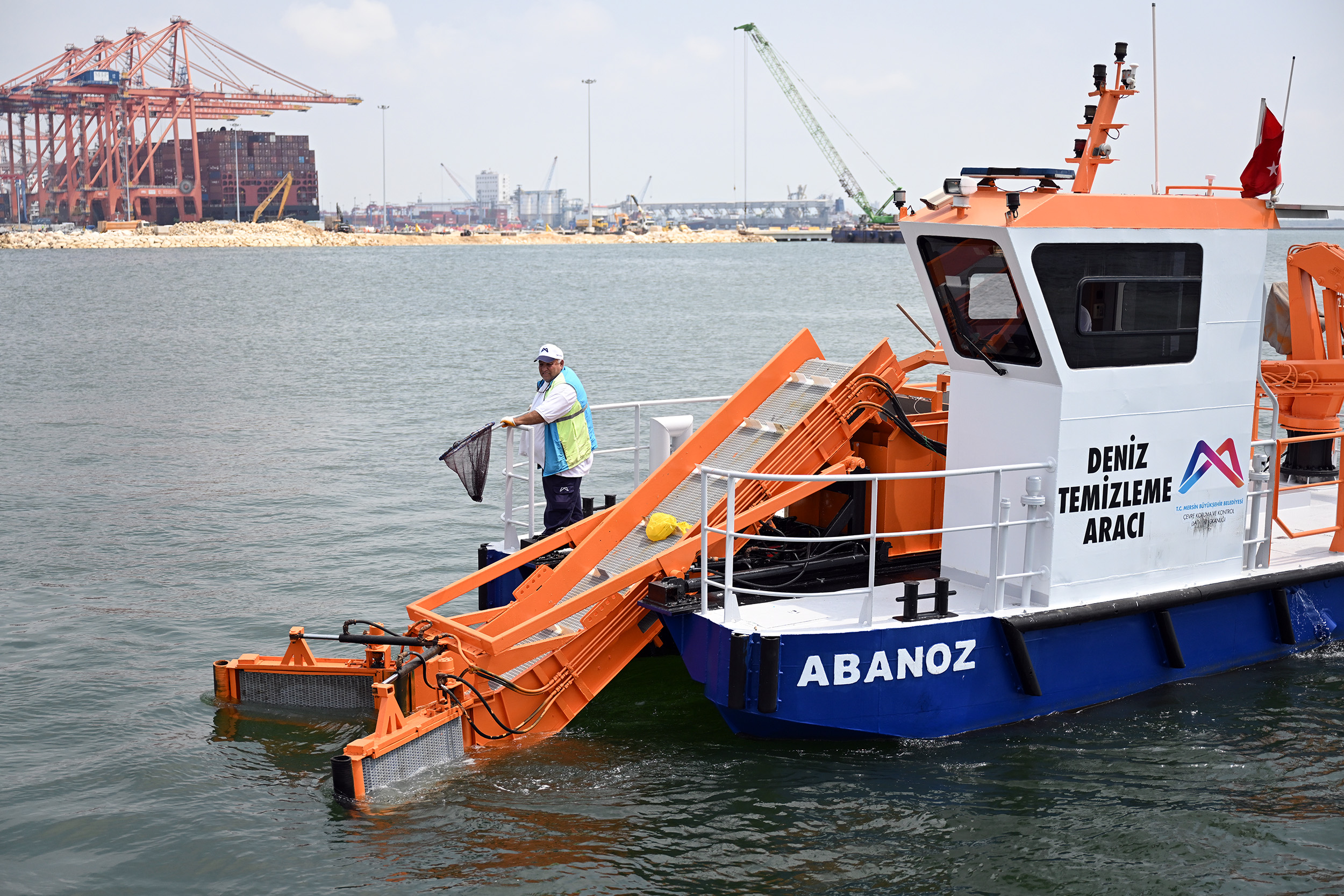 BÜYÜKŞEHİR MERSİN’İN MAVİSİ İÇİN 7/24 NÖBETTE