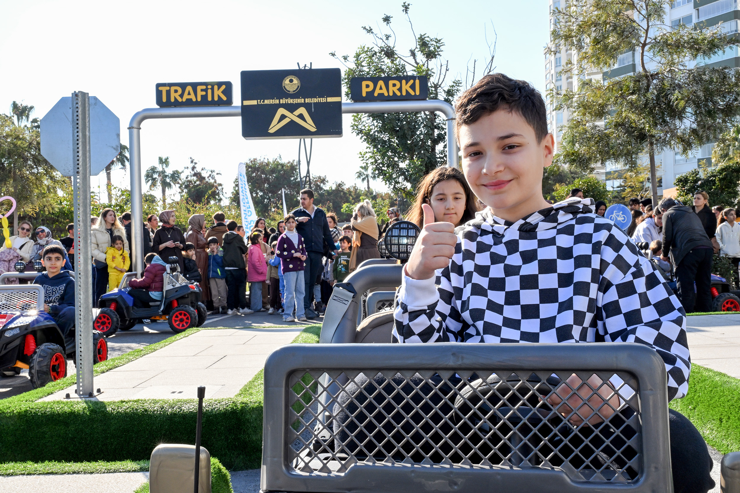 BÜYÜKŞEHİR TRAFİK PARK’I ÇOCUKLARIN AKININA UĞRADI