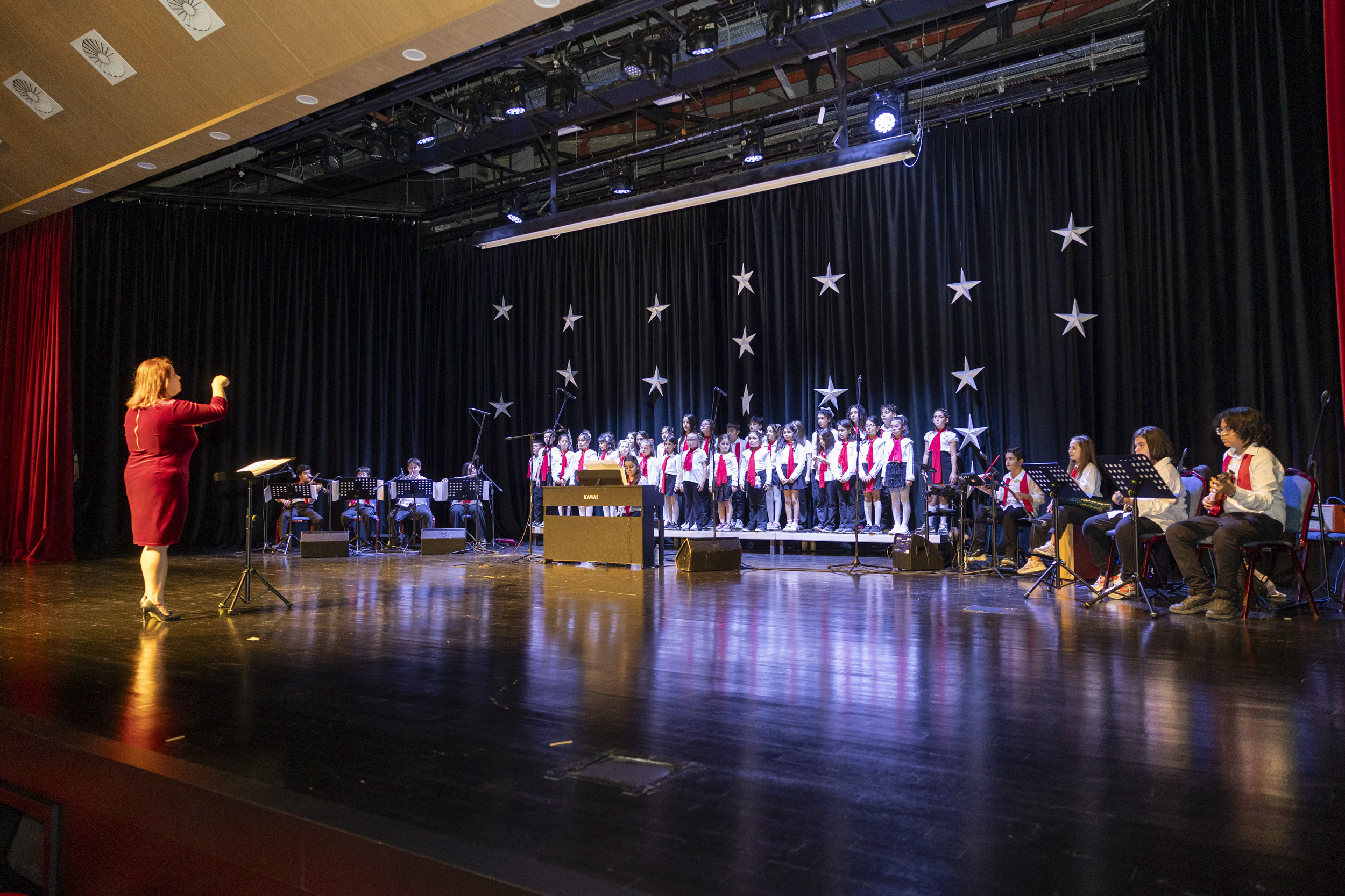 BÜYÜKŞEHİR’İN ÇOCUK KAMPÜSLERİ 29 EKİM ETKİNLİKLERİNDE TEK YÜREK OLDU