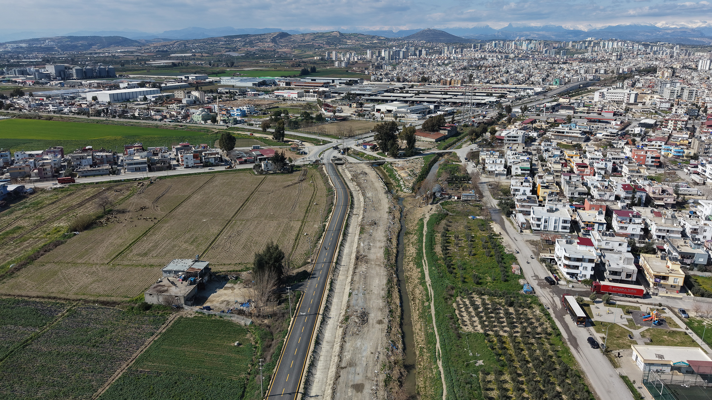 TARSUS ULUBATLI HASAN BULVARI YEPYENİ GÖRÜNÜME KAVUŞTU
