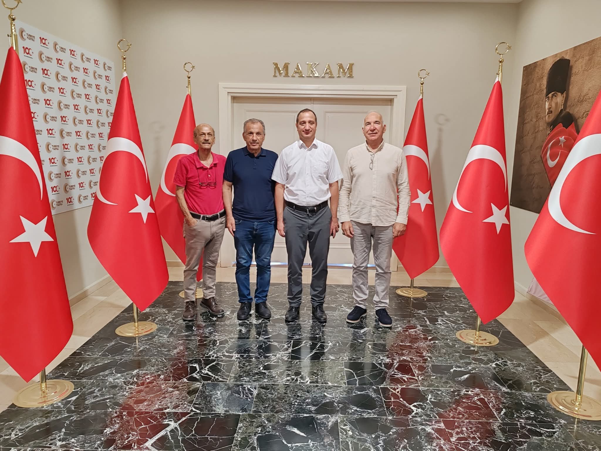 KAYMAKAM AKYÜZ GAZETECİLERLE TARSUS’ UN GÜNDEMİNDEKİ KONULARINI MASAYA YATIRDI