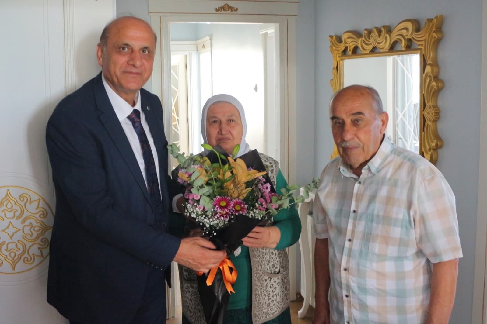 CUMHURİYET, ŞEHİTLERİMİZİN EMANETİDİR! MİNNETLE, ŞÜKRANLA: ŞEHİTLERİMİZİN AİLELERİ BAŞ TACIMIZDIR!