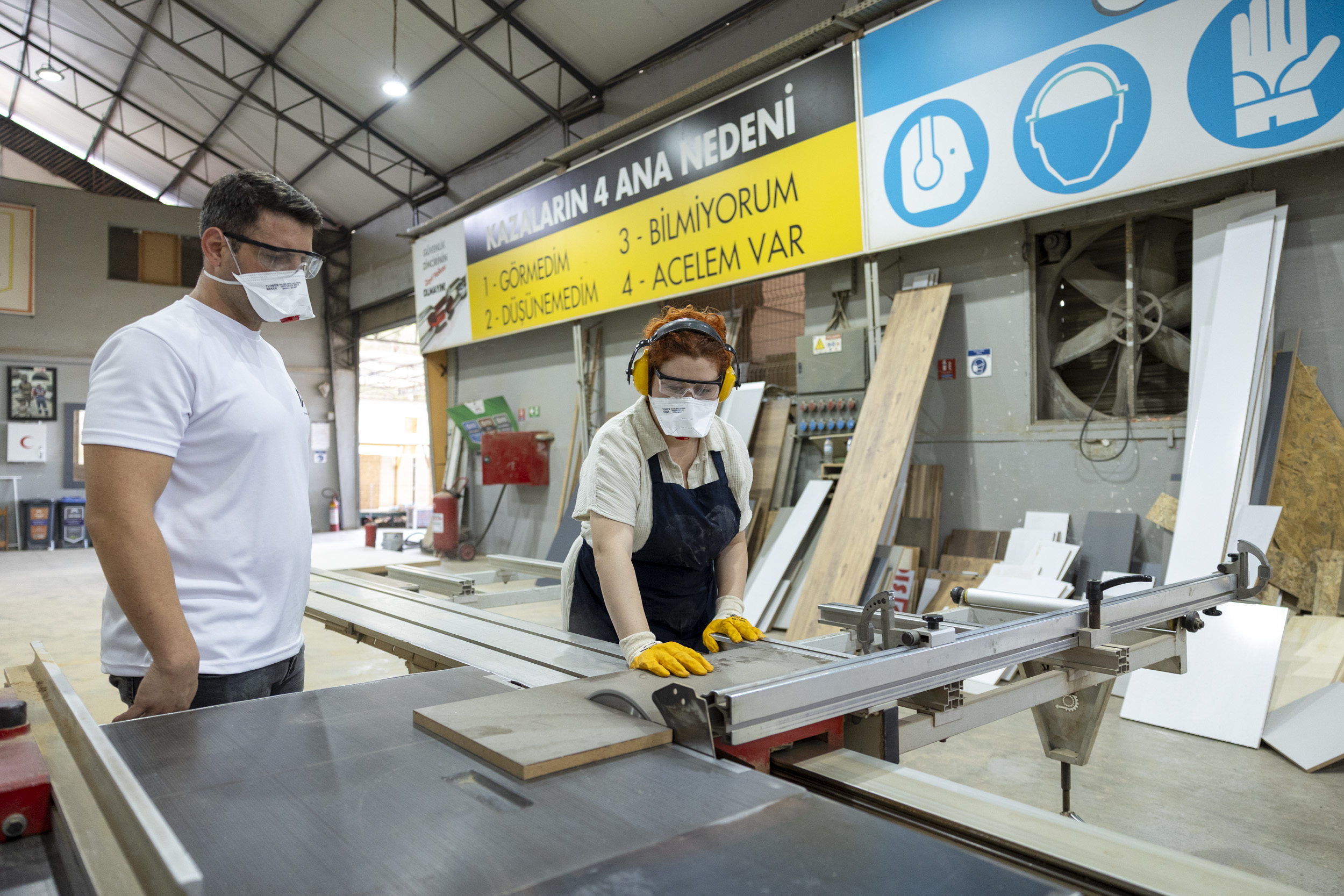 GELECEĞİN MOBİLYA USTALARI BÜYÜKŞEHİR’LE YETİŞİYOR