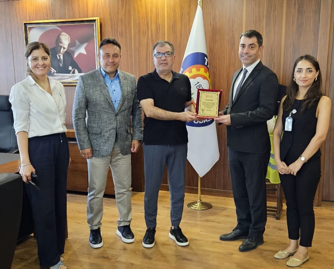 ÇUKUROVA ULUSLARARASI HAVALİMANI HEYETİ, FAALİYETE GEÇMESİNİN BİRİNCİ YILI KAPSAMINDA TARSUS TİCARET VE SANAYİ ODASI’NI ZİYARET ETTİ