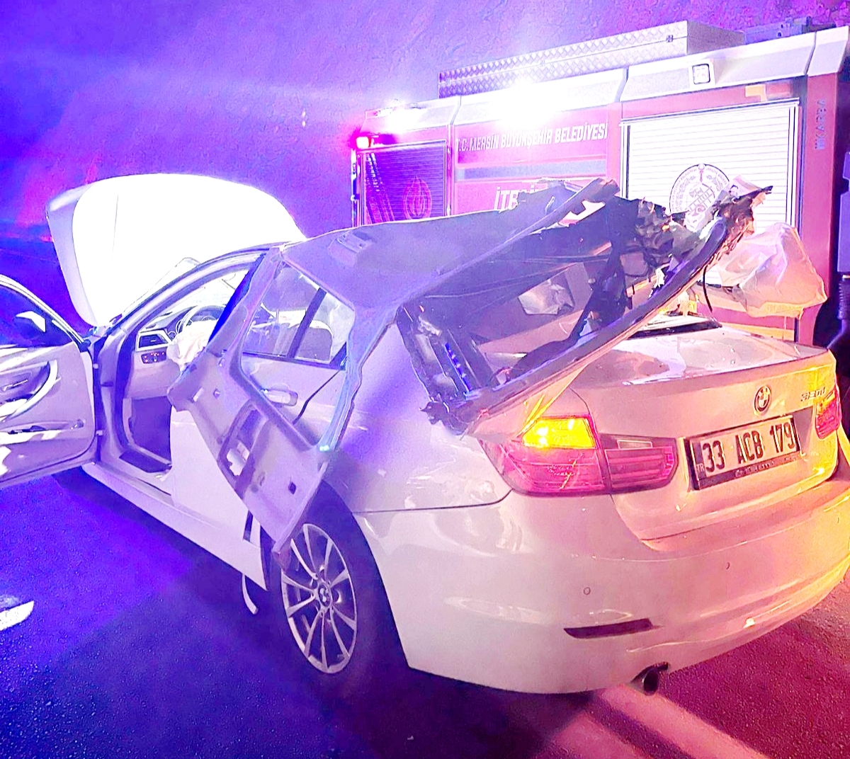 ÇAMLIYAYLA YOLUNDA KAZA: 1 ÖLÜ, 1 YARALI