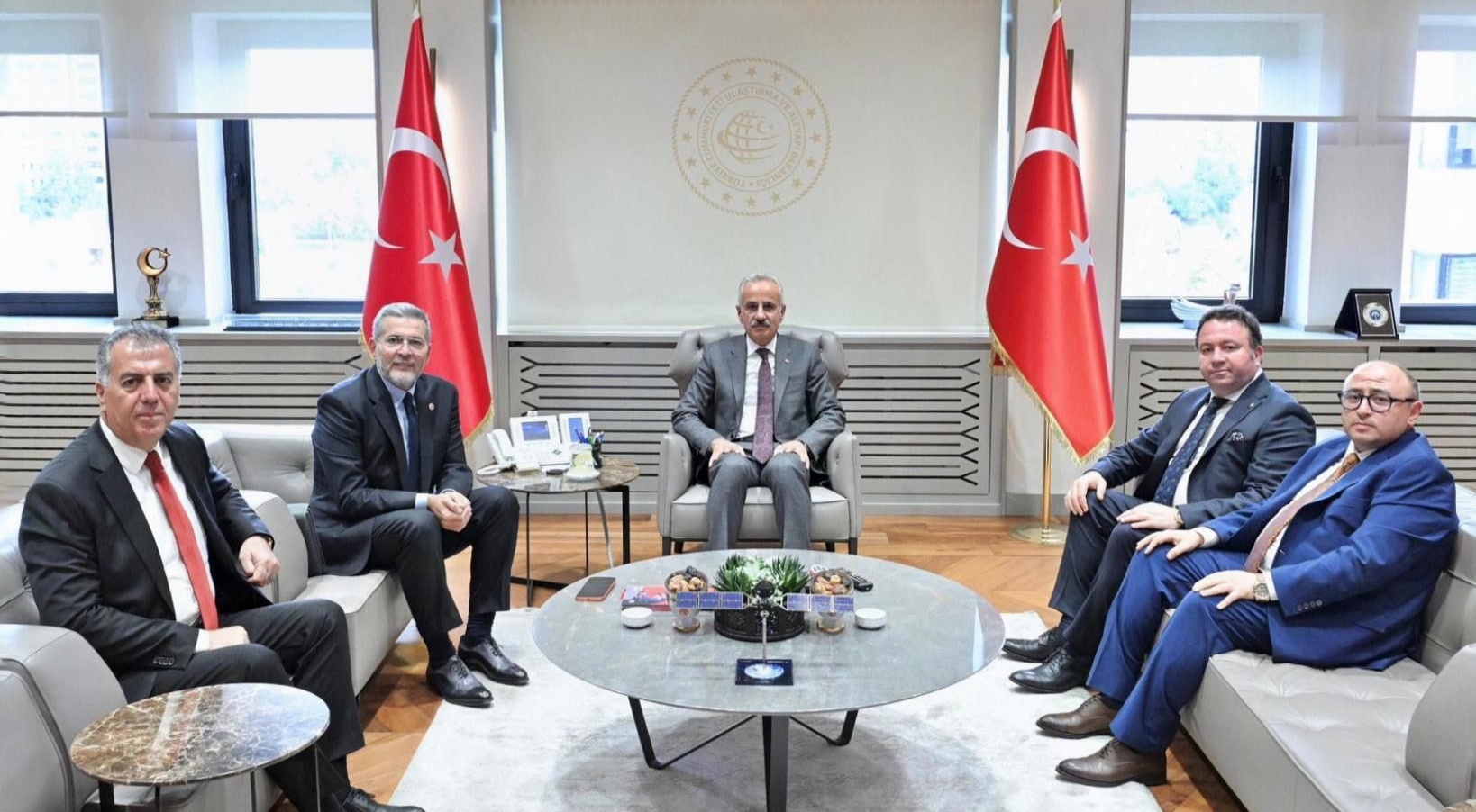 MHP MERSİN MİLLETVEKİLİ DR. LEVENT UYSAL, MERSİN’İN ULAŞIM YATIRIMLARI İÇİN TEMASLARINI SÜRDÜRÜYOR