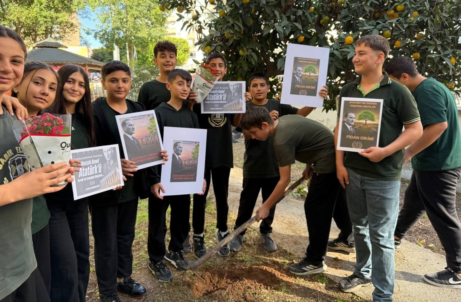 ATATÜRKÜN’ÜN İZİNDE, UMUTLA YEŞEREN FİDANLARI! BİR FİDAN, BİR ÇOCUK, BİR UMUT… HEPSİ ATATÜRK’ÜN İZİNDE!