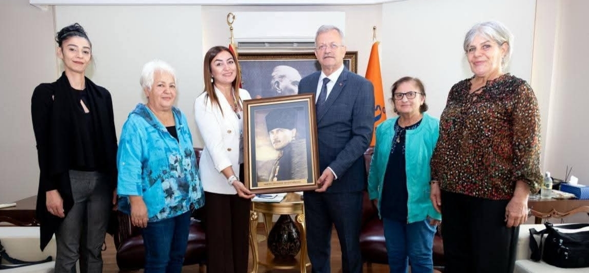 TARSUS KENT KONSEYİ KADIN MECLİSİ BAŞKANI BURÇİN GÜNER MERSİN OSB BAŞKANI SABRİ TEKLİYİ ZİYARET ETTİ