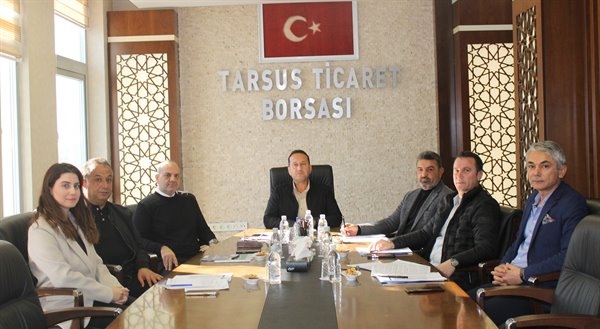 TARSUS TİCARET BORSASI YÖNETİM KURULU TOPLANTISI’NDA TÜRKİYE’NİN EKONOMİK, TARIMSAL VE TİCARİ GÖRÜNÜMÜ DEĞERLENDİRİLDİ