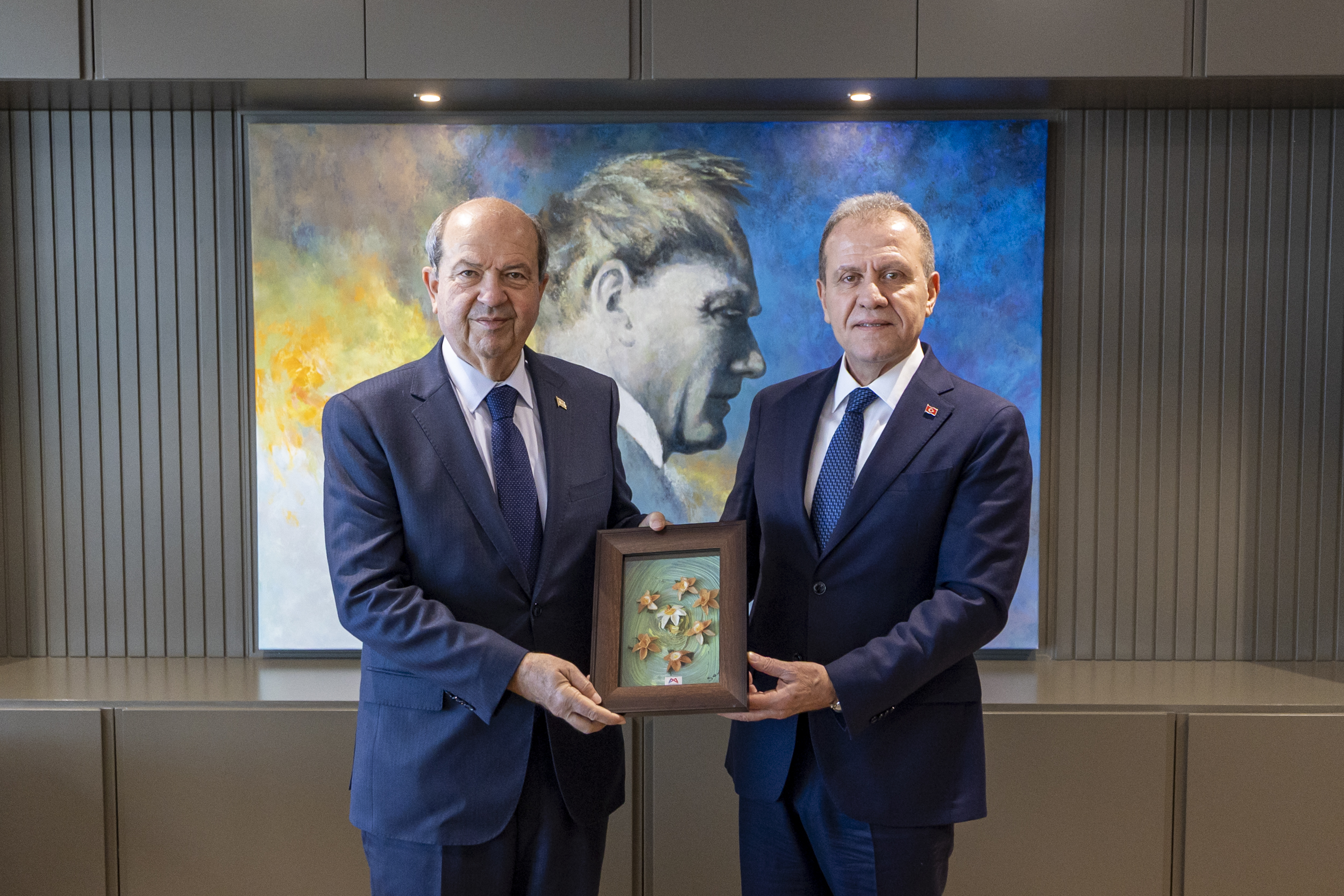 KKTC’NİN 5. CUMHURBAŞKANI TATAR’DAN BAŞKAN SEÇER’E ZİYARET