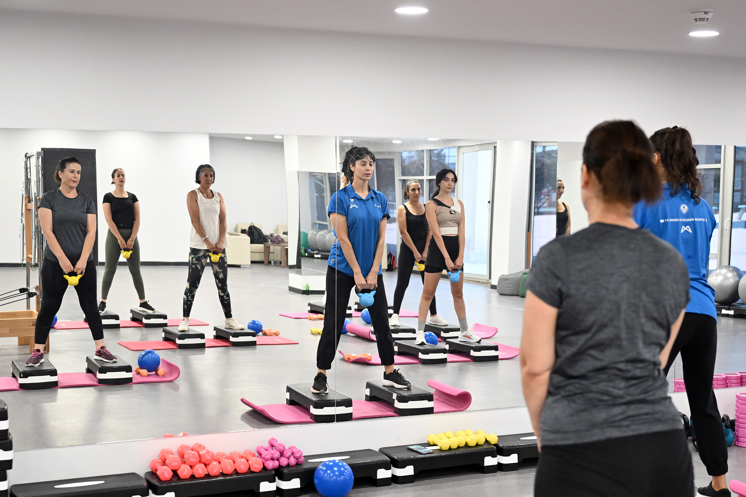 KADINLAR  SAĞLIKLI BİR HAYATA ‘MERHABA’ DİYOR