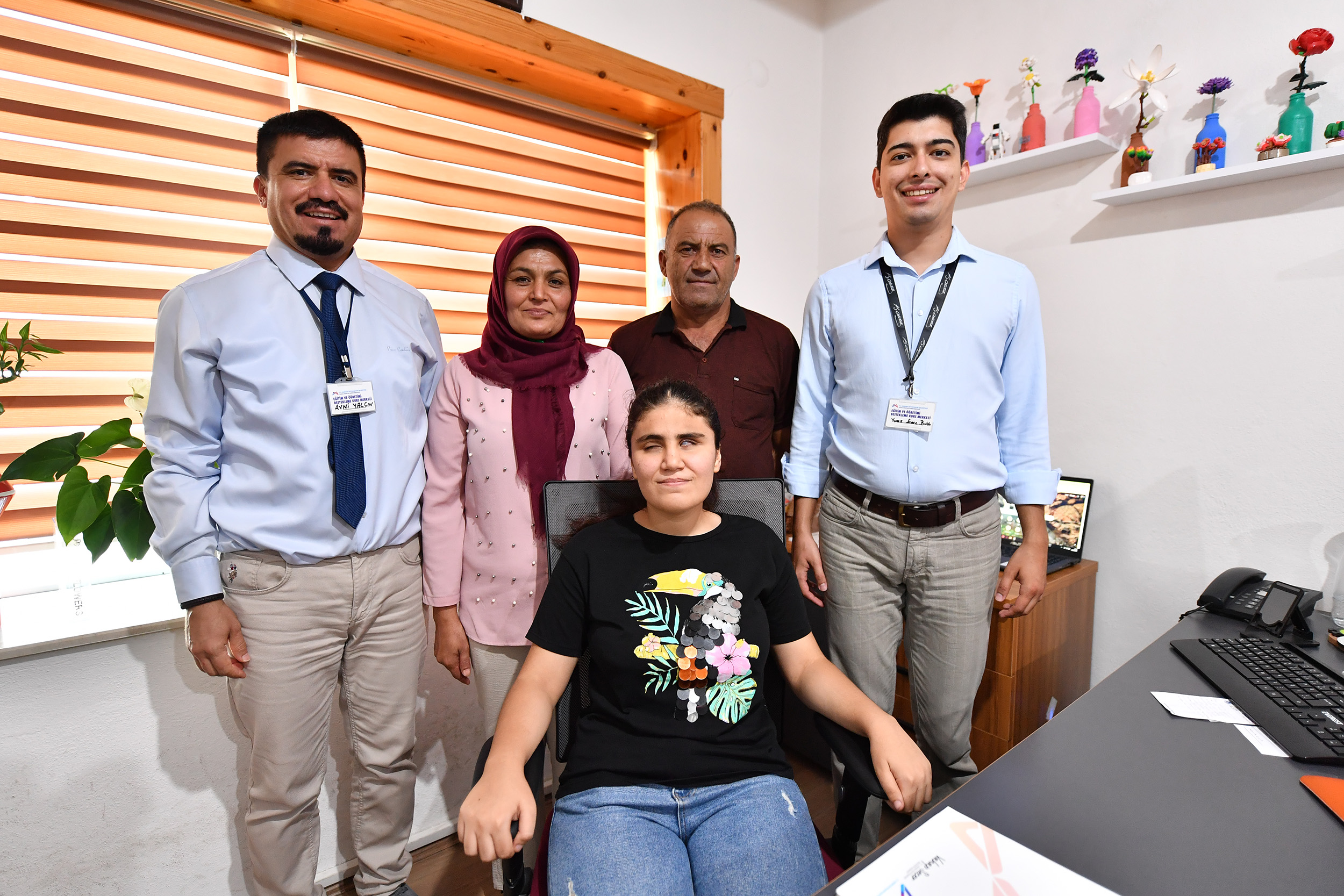 MERSİN BÜYÜKŞEHİR GÖRME ENGELLİ NAZALİN’E EĞİTİM YOLCULUĞUNDA IŞIK OLDU