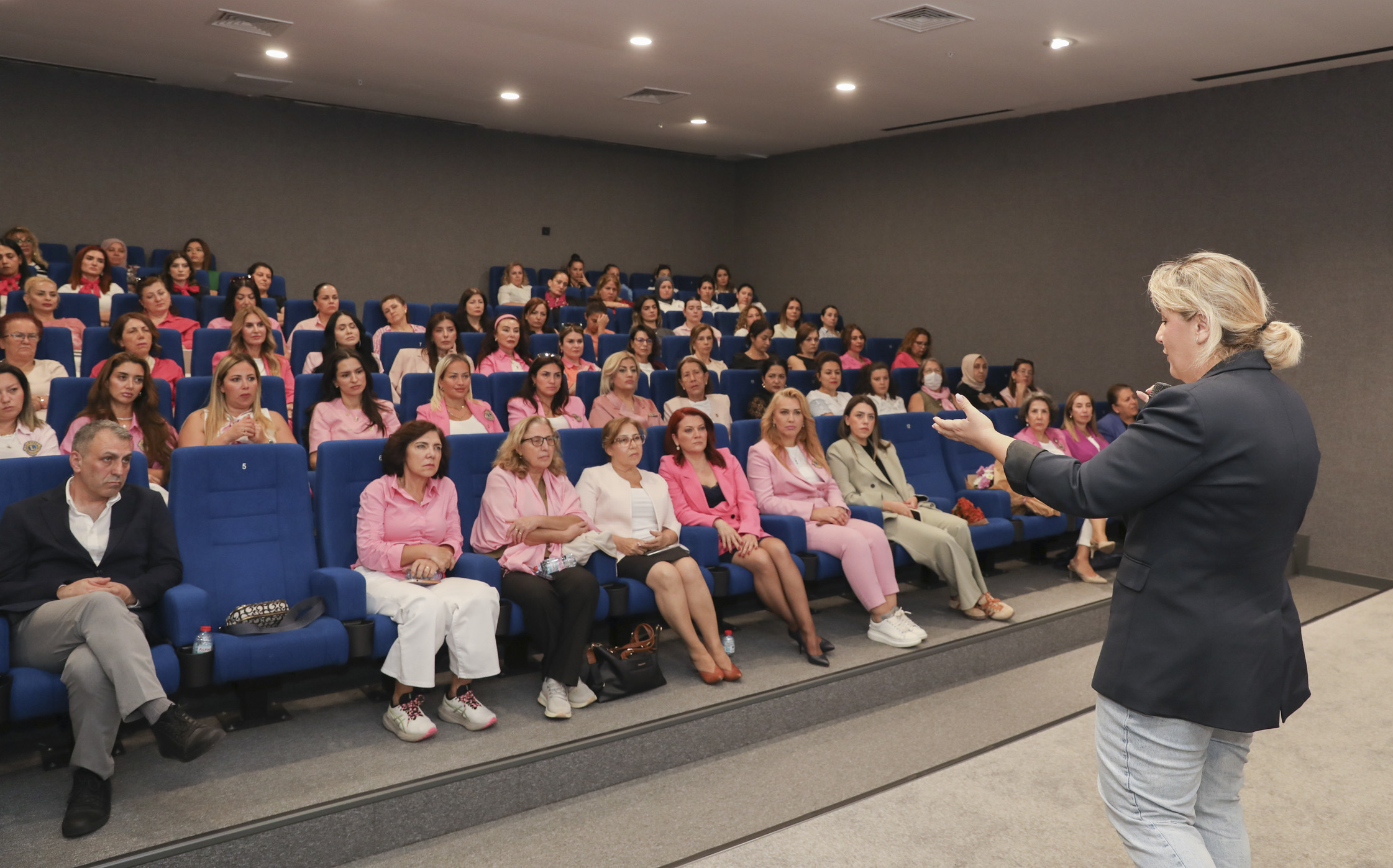 MERSİN BÜYÜKŞEHİR PERSONELİNE MEME KANSERİ FARKINDALIK ETKİNLİĞİ