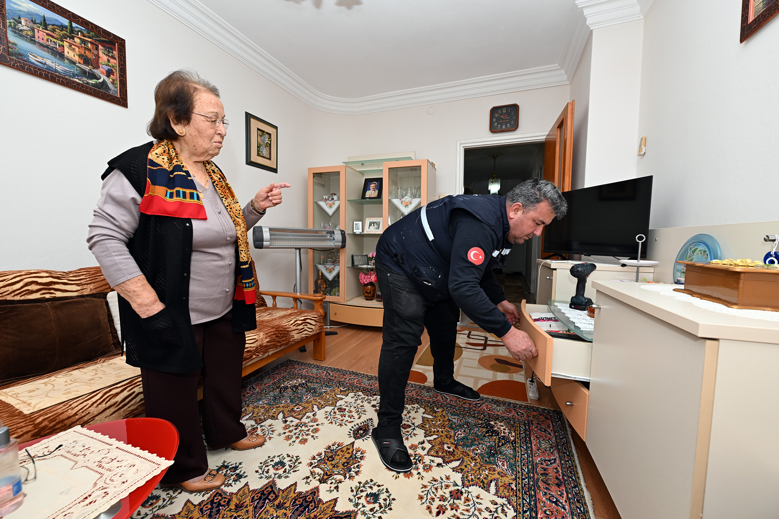 BÜYÜKŞEHİR, “YAŞLI DESTEK HİZMETLERİ” İLE YAŞ ALMIŞ YURTTAŞLARA BİR TELEFON KADAR YAKIN