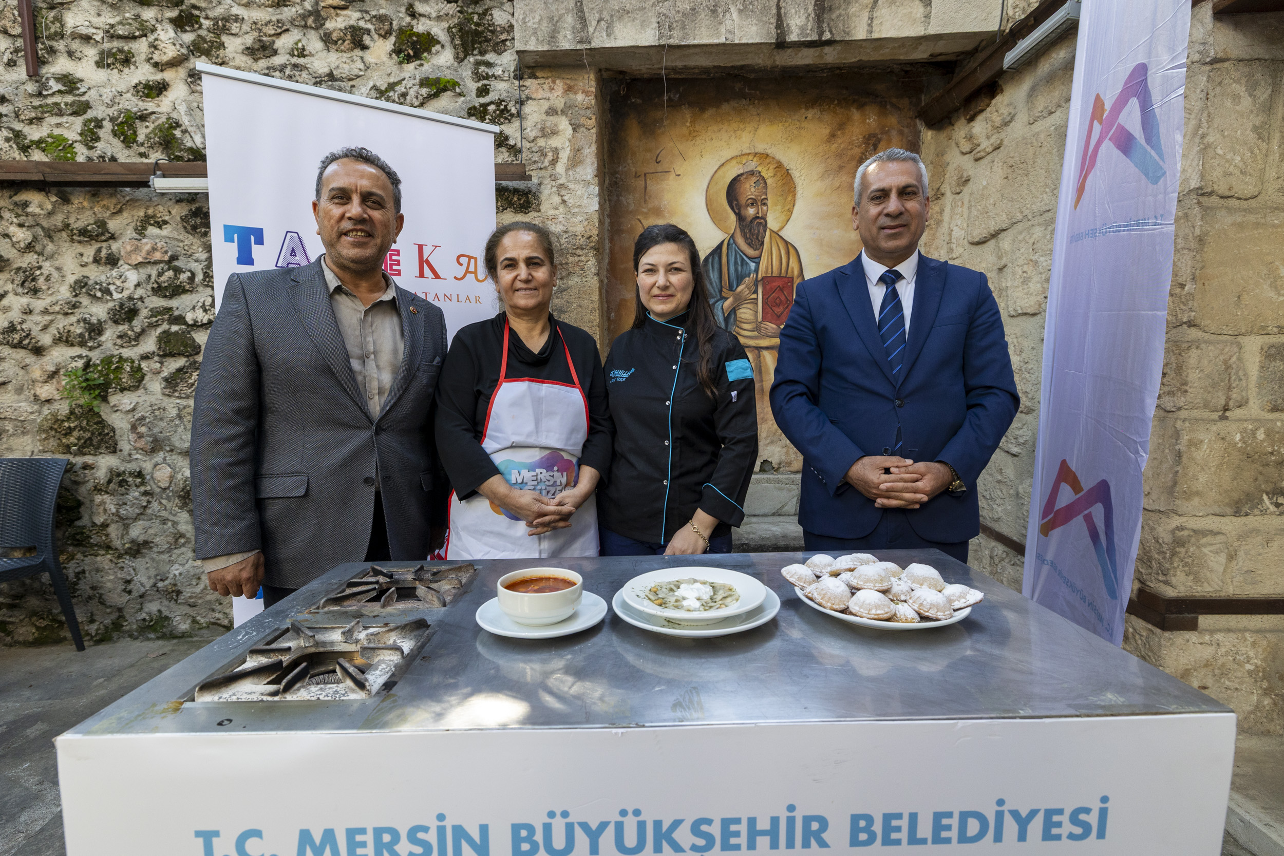 TARSUS’TA YÖRESEL LEZZETLERİN YAPIM AŞAMALARI KAYIT ALTINA ALINIYOR