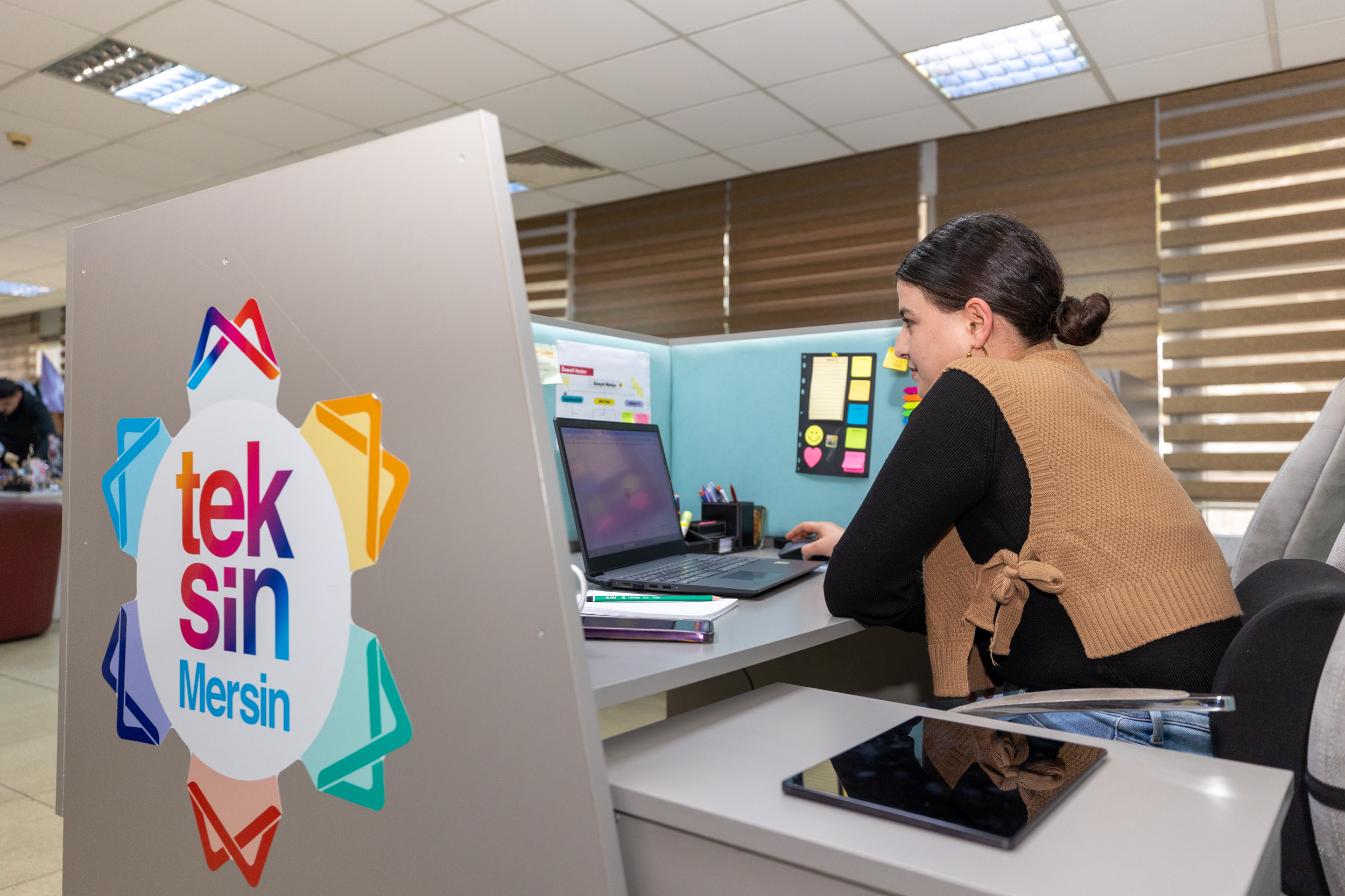 MERSİNLİLER SESİNİ, BÜYÜKŞEHİR’İN İLETİŞİM MERKEZİ TEKSİN İLE DUYURUYOR