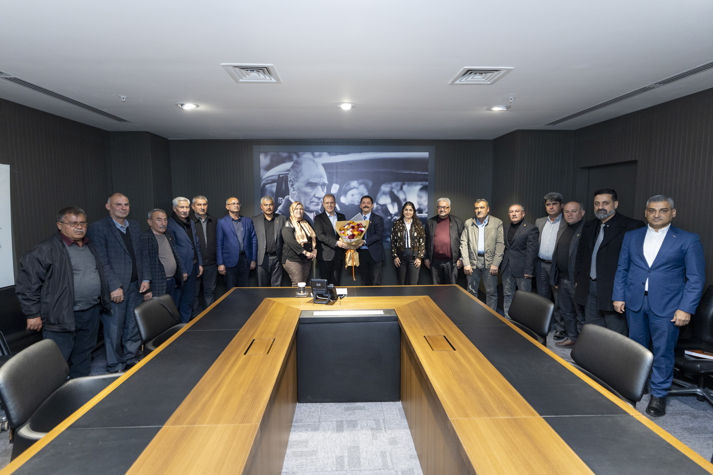 TARSUS MUHTARLAR DERNEĞİ’NDEN BAŞKAN SEÇER’E ZİYARET