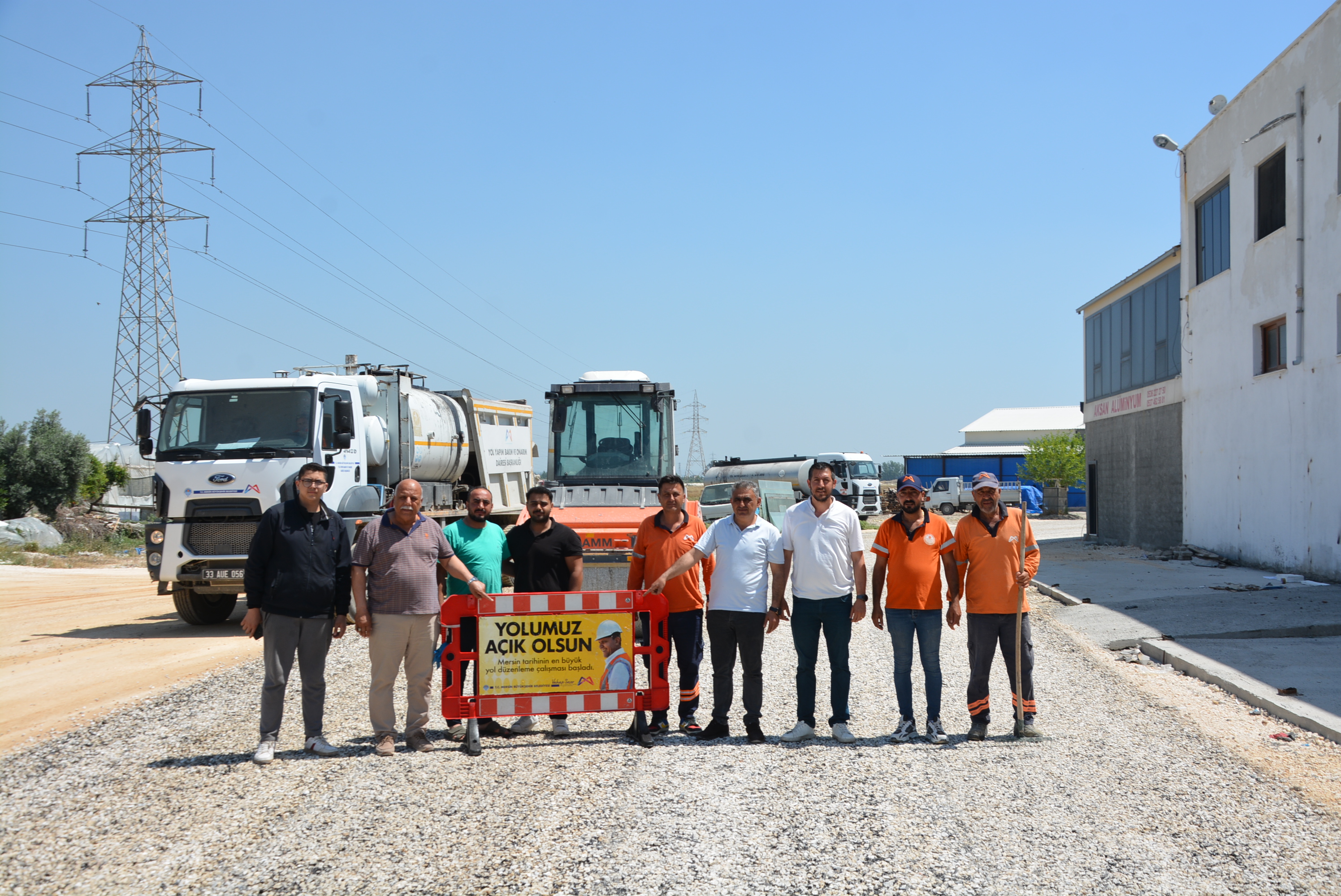 MERSİN BÜYÜKŞEHİR BELEDİYESİ SATHİ ASFALT PROGRAMINI SERİ ŞEKİLDE SÜRDÜRÜYOR